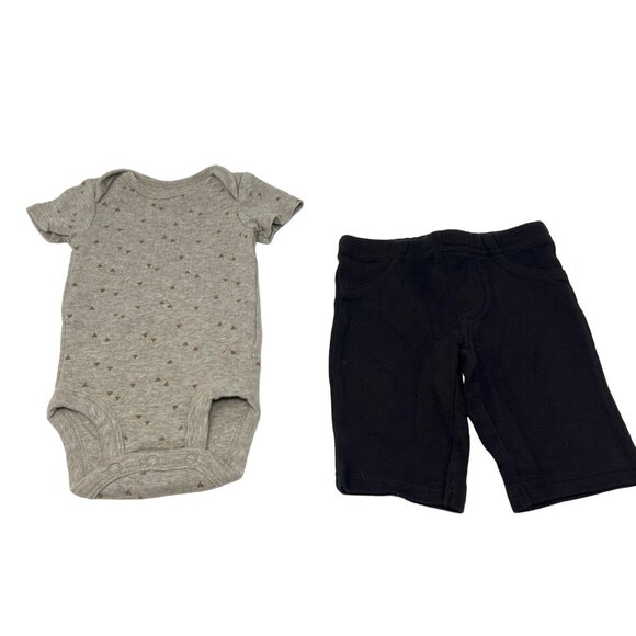 Baby Boy's - 2 Pair of Pants and 4‎ Body Suits - Size Newborn - Picture 4 of 9